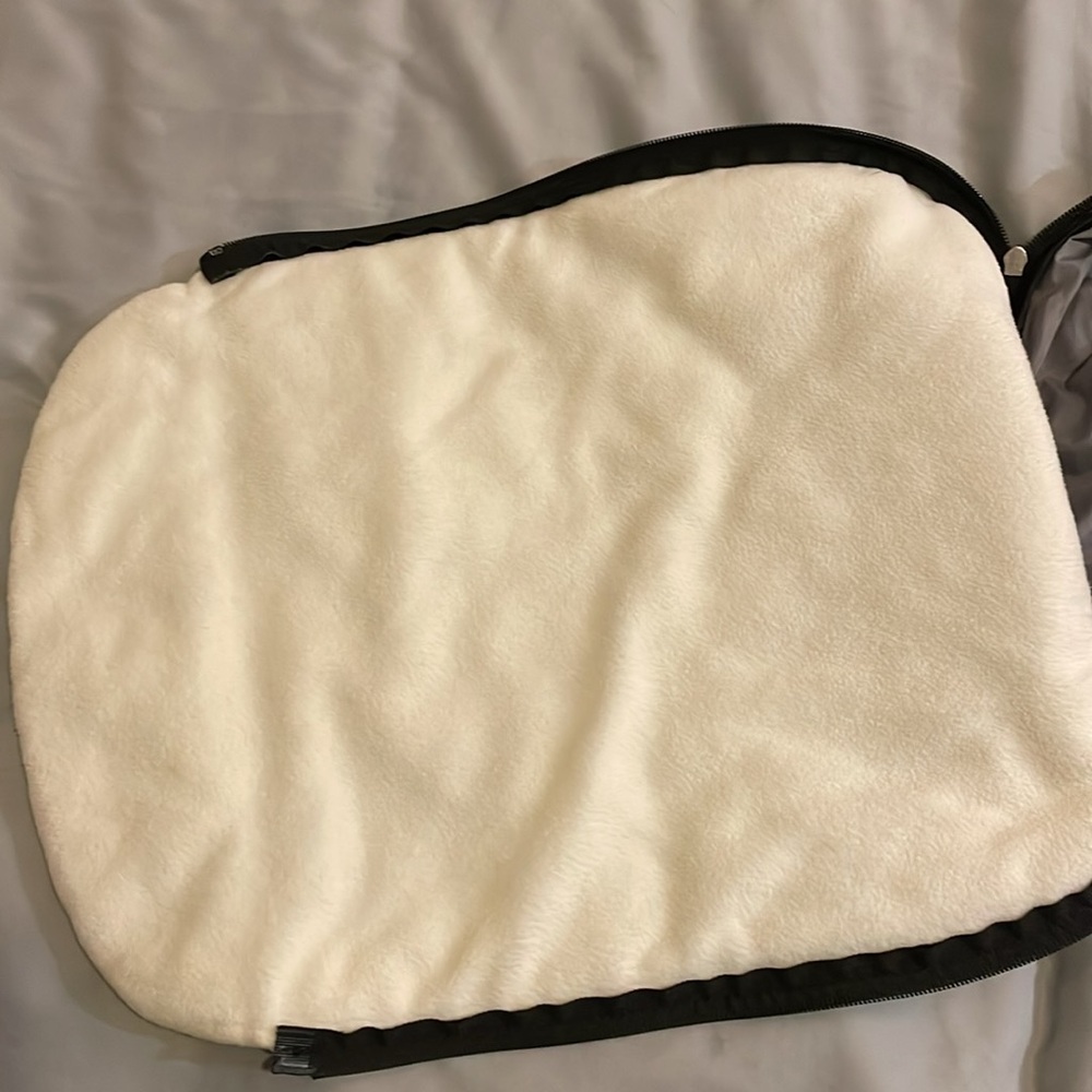 Skip hop car seat wind, warmer cover UPF 40+ - Picture 7 of 13